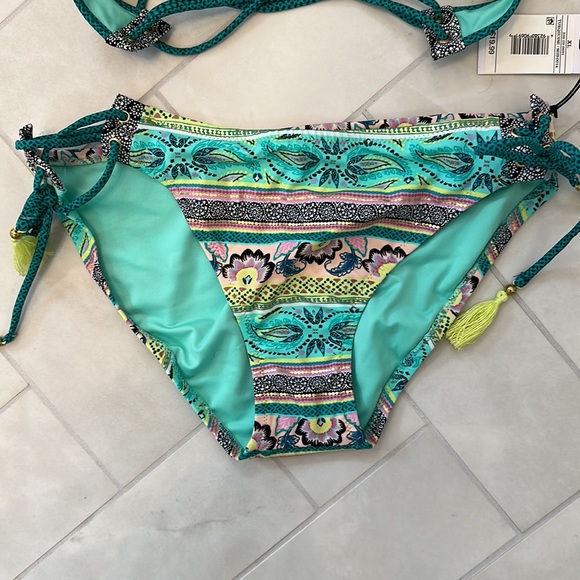 Bathing suit - Picture 2 of 4